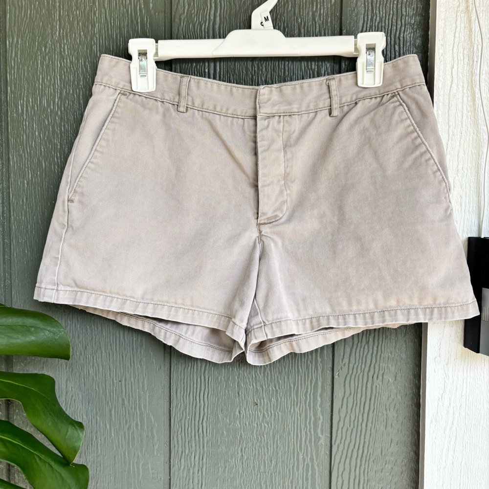 American Eagle Button up khaki size 6 cotton shorts